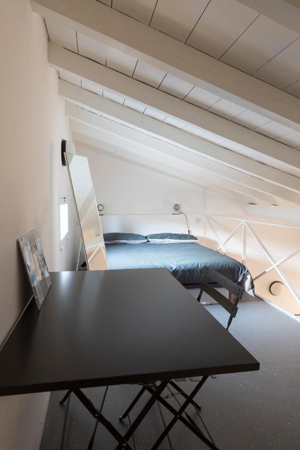 Xenia Apartments - Moderno Appartamento In Fondazione Prada Милано Екстериор снимка