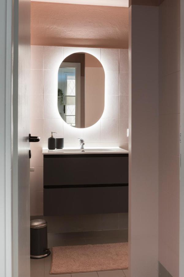 Xenia Apartments - Moderno Appartamento In Fondazione Prada Милано Екстериор снимка